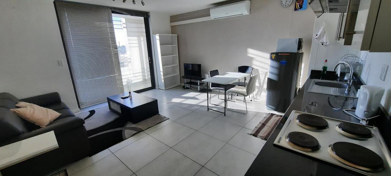 Kingelph Home-Stay Windhoek Luaran gambar