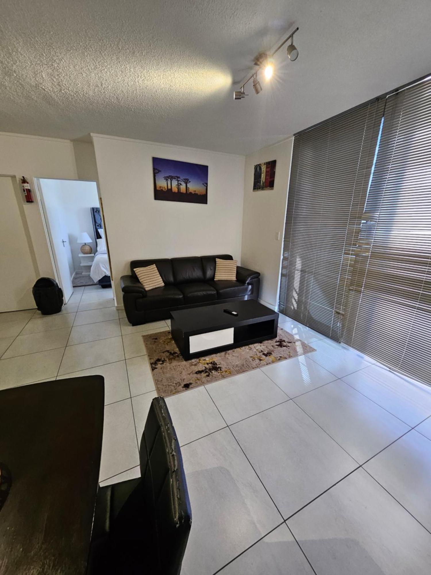Kingelph Home-Stay Windhoek Luaran gambar